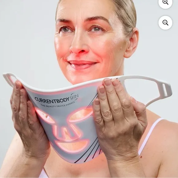 Currentbody Skin LED Red Light Therapy Mask - Picture 10 of 11